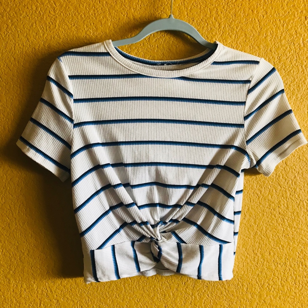 Women’s striped crop top shirt